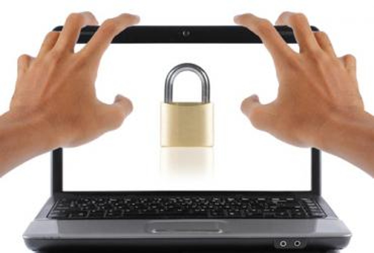 Internet w walizce obali dyktaturę