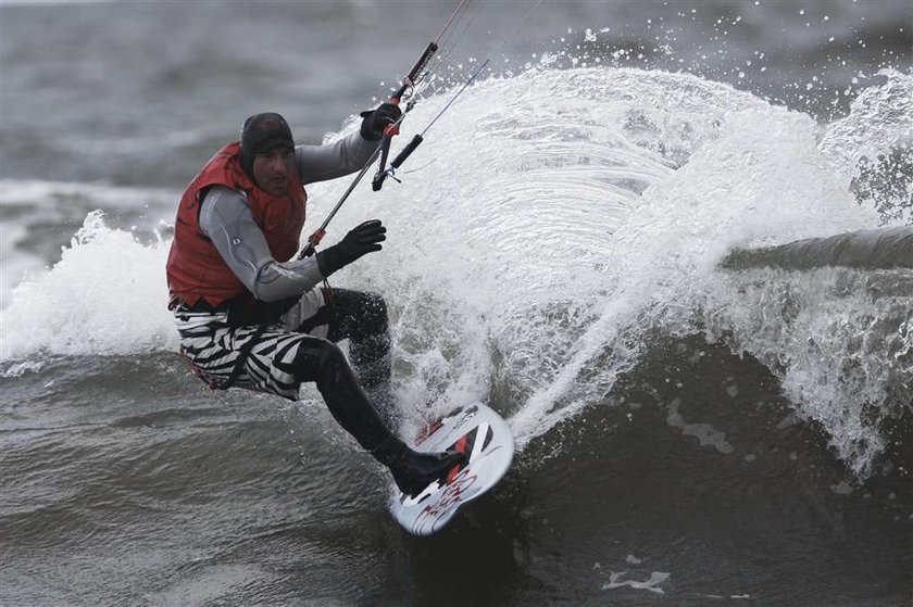 Poszukiwania polskiego kitesurfera. Boże przecież tam są rekiny!