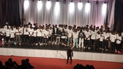 American, Nigerian dancers thrill fans at Dance to Connect Nigeria concert. [NAN]