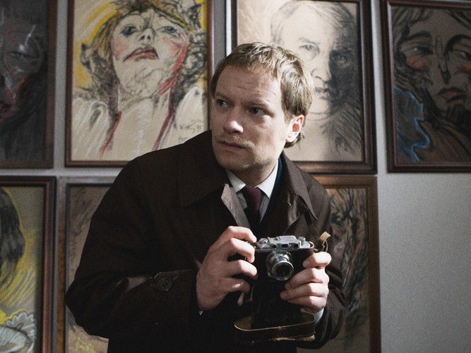 Syn Jerzego, Maciej Stuhr także nie ma wśród internautów wrogów. Nikt nie zarzucał mu, że robi karierę na plecach słynnego taty