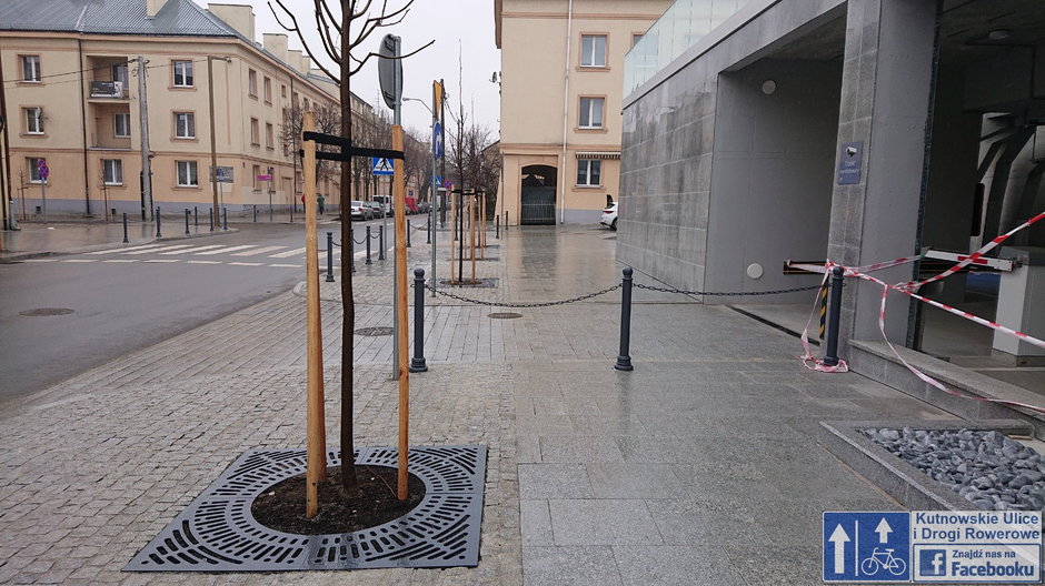 Betonowy parking na placu w Kutnie. Akceleracja brzydoty czy etap przejściowy?