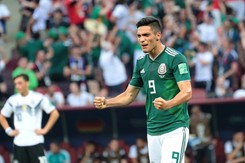 Trener Wolverhampton martwi się o zdrowie gwiazdy reprezentacji Meksyku