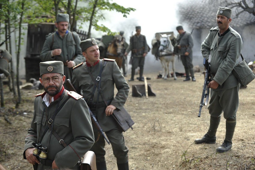 Scena iz serije "Ravna gora"