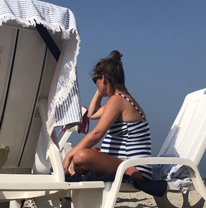 Olga Frycz na plaży