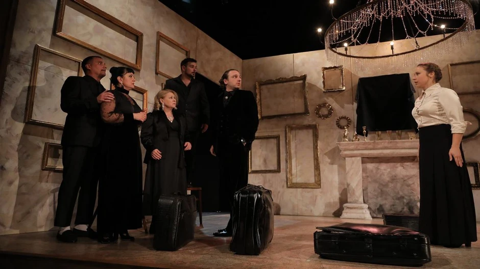 "Ožalošćena porodica", predstava Drame na mađarskom jeziku Narodnog pozorišta Subotica