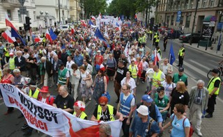Radom: Szef Straży Miejskiej stracił pracę. Pokłosie wydarzeń na manifestacji KOD