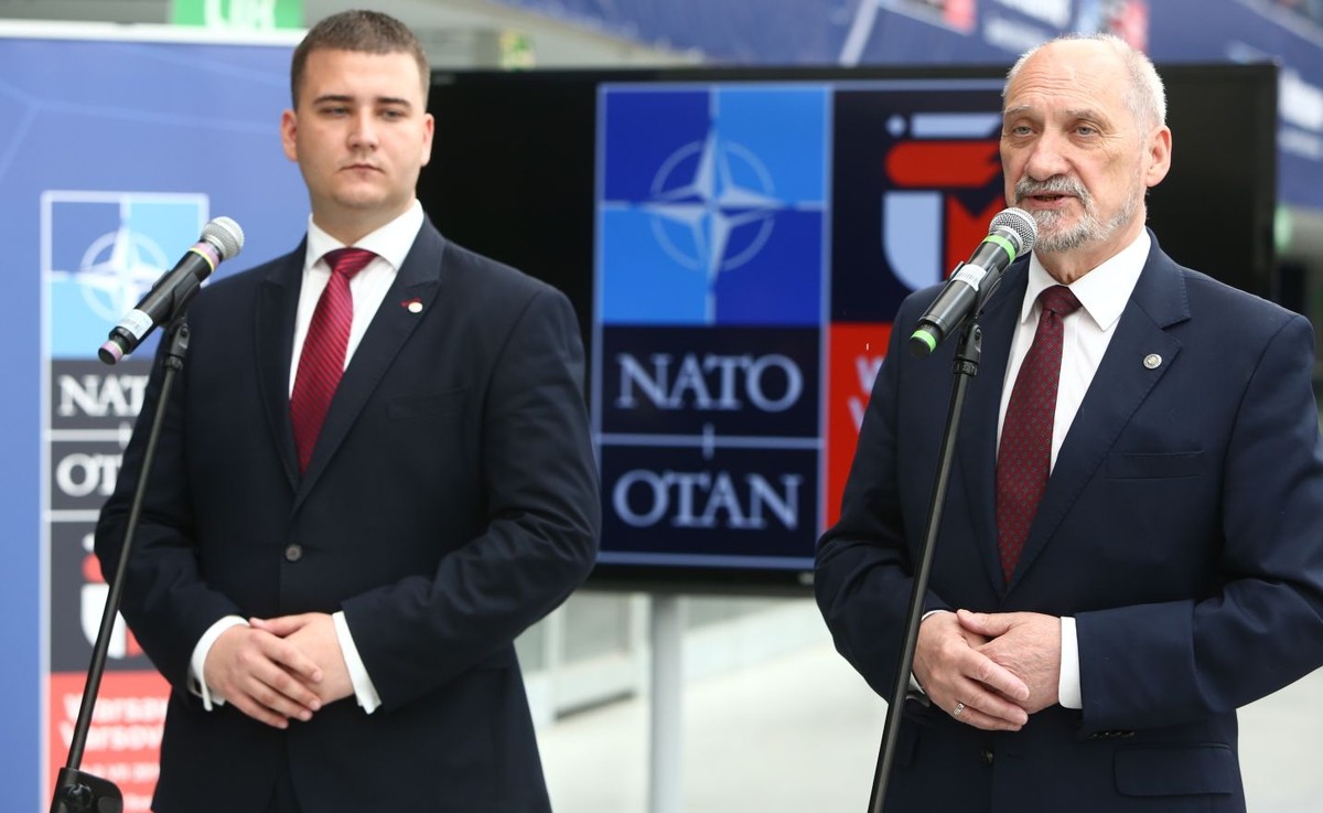 Bartłomiej Misiewicz i Antoni Macierewicz