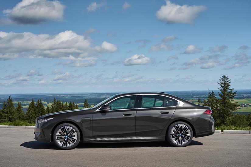 Nowe BMW serii 5 Limuzyna - zdjęcie poglądowe