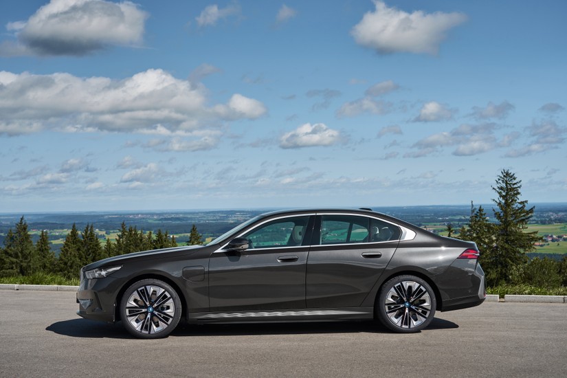 Nowe BMW serii 5 Limuzyna - zdjęcie poglądowe