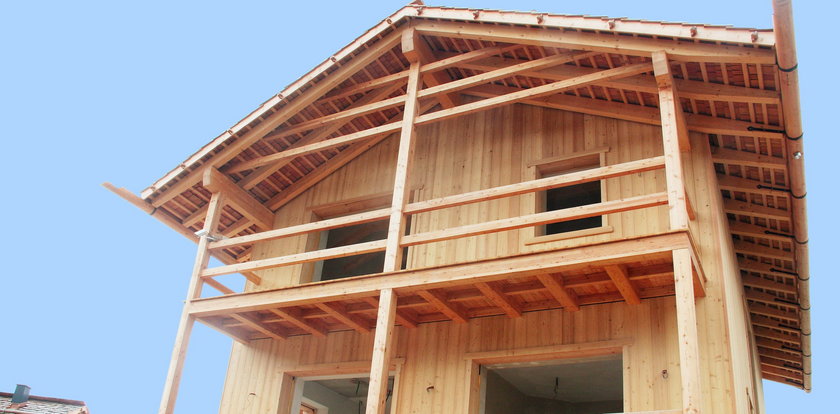 Drewniane domy w Polsce wciąż są rzadkim widokiem, ale ich popularność rośnie! Oto ich największe zalety