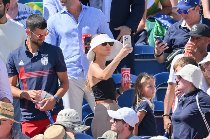 Novak i Jelena Đoković sa decom