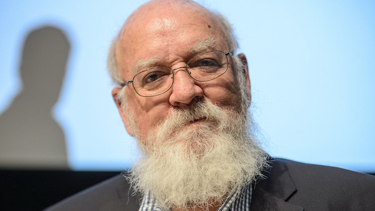 Już dziś na Uniwersytecie Jagiellońskim swój wykład przedstawi Daniel Dennett, uznawany za jednego z najwybitniejszych żyjących filozofów na świecie. Fakt ten nie spodobał się małopolskiej kurator oświaty Barbarze Nowak, która wystosowała petycję wyrażającą sprzeciw wobec wystąpienia.