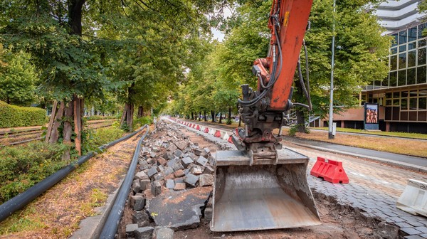 Trwają prace przy wymianie nawierzchni na jednej z głównych ulic Wrocławia