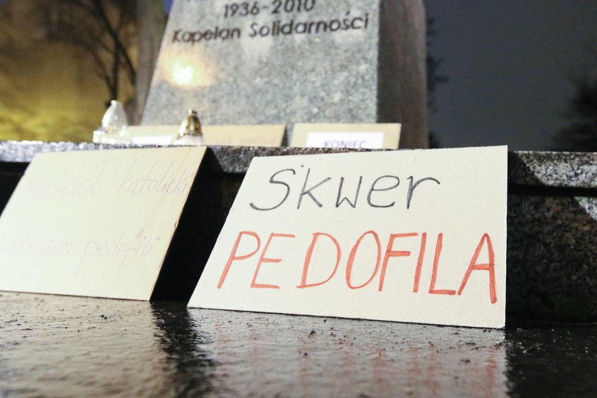 Ofiara Jankowskiego przerywa milczenie. "Dotykał tak, że zrobiło mi się niedobrze"