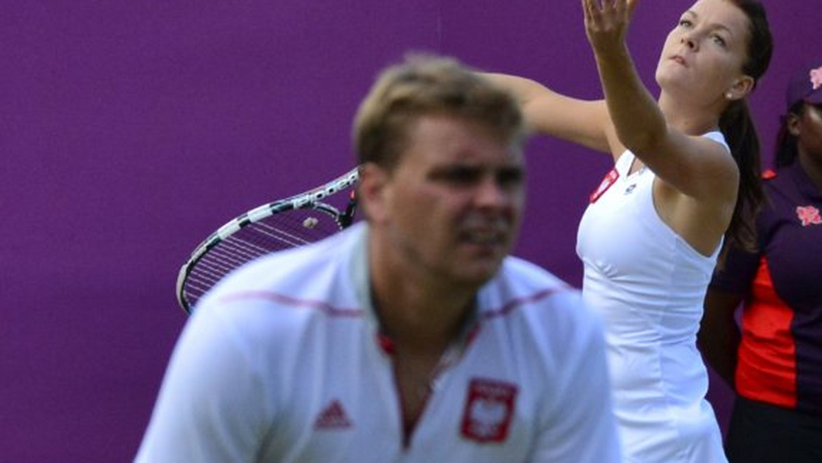 Mikst Agnieszka Radwańska i Marcin Matkowski przegrał mecz pierwszej rundy rywalizacji par mieszanych w Londynie. Polska para poległa 3:6, 3:6 w starciu z Australijczykami Samantą Stosur i Lleytonem Hewittem. Było to pożegnanie polskiego tenisa z igrzyskami olimpijskimi.