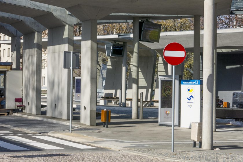 Katowice. Problemy z uruchomieniem pierwszego centrum przesiadkowego w Katowicach Ligocie