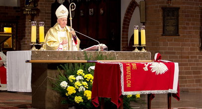 Skarbówka ujawnia, ile płaci swoim kapelanom. Posłanka oburzona