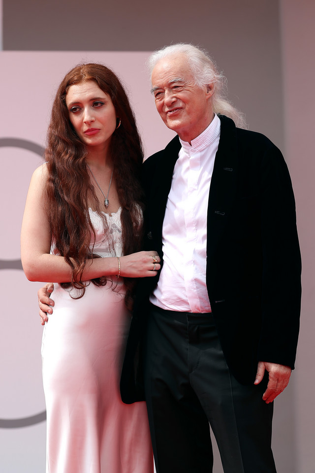 Scarlett Sabet i Jimmy Page