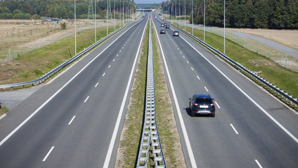 Coraz bliższy jest kompromis w sprawie przyszłości systemu płatności elektronicznych na autostradach – dowiedział się "Dziennik Gazeta Prawna".