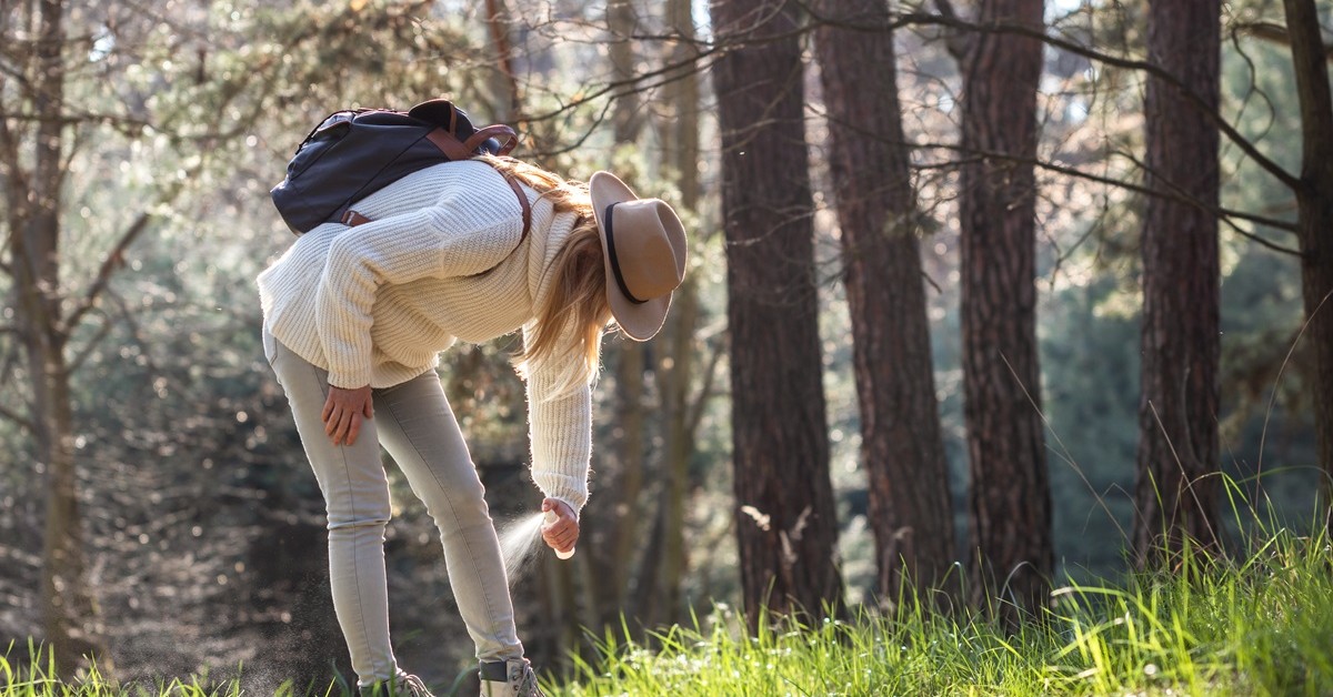 Groźna trucizna spada z nieba nada lasami. Jest niebezpieczna i dla ludzi i dla domowych zwierząt