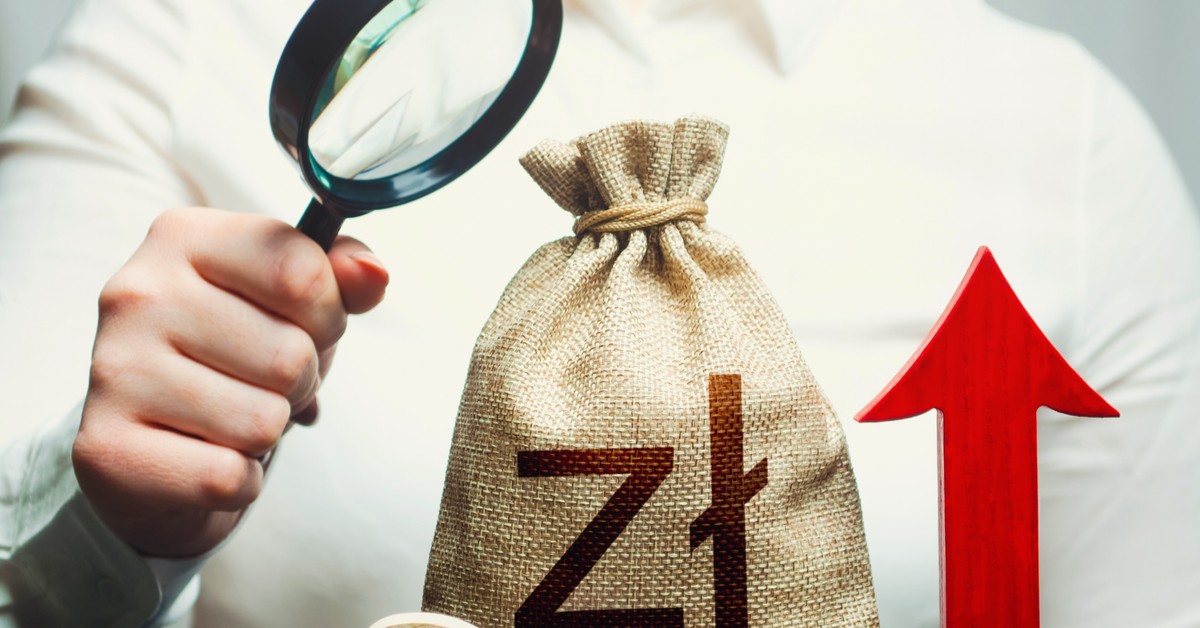 Nieuzasadniony wzrost cen paliw na stacjach – stacje paliw windują ceny? Zdaniem ekspertów rząd oraz UOKiK powinny to sprawdzić