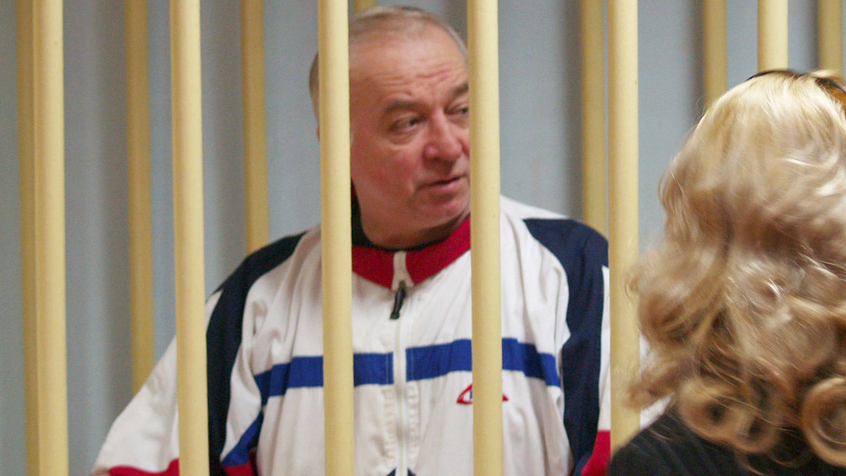 Siergiej Skripal z niewyjaśnionych przyczyn znajduje się obecnie w krytycznym stanie. Prawdopodobnie został on otruty nieznaną substancją - informuje BBC. Były oficer rosyjskiego wywiadu został skazany za szpiegostwo na rzecz Wielkiej Brytanii w 2006 r.