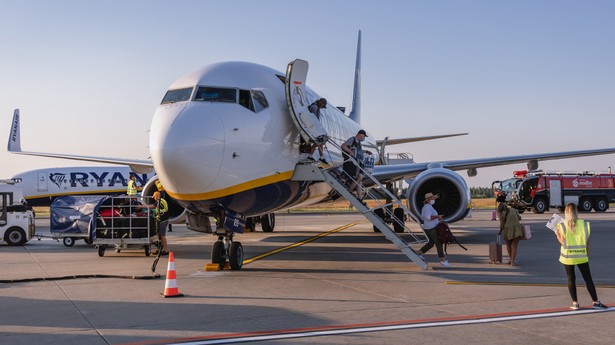 Boeing 737 liniii lotniczych Ryanair na lotnisku Warszawa - Modlin