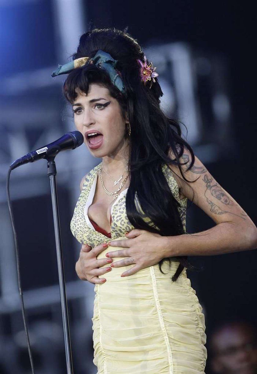 Winehouse po śmierci wróciła na szczyt