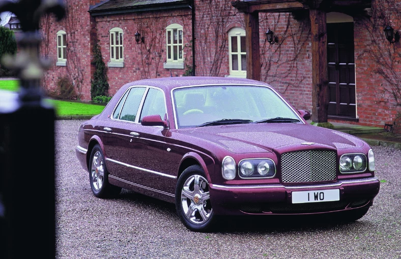 Bentley Arnage: jak to się w ogóle wymawia? Pierwsze słowo po angielsku, drugie po francusku.