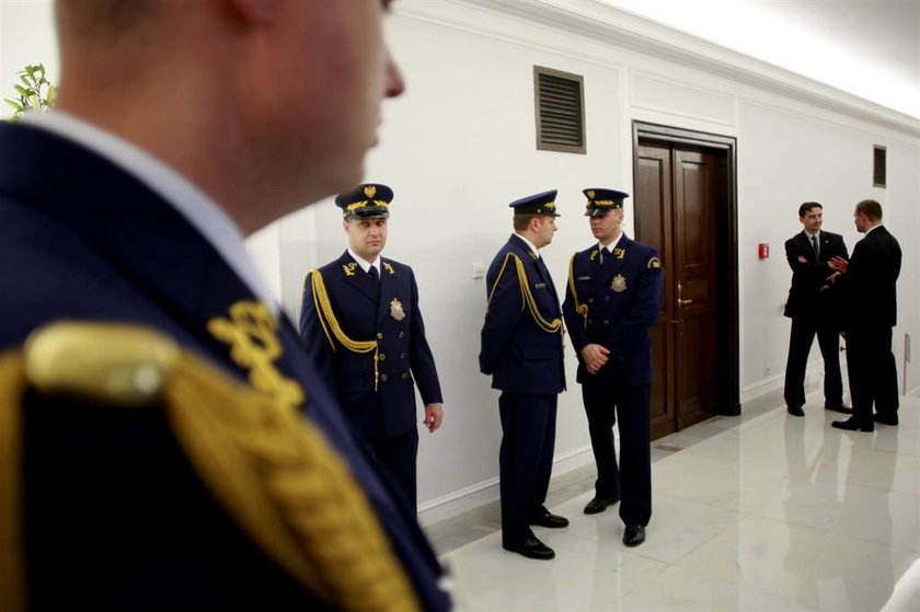 Sejm szuka... krawców!