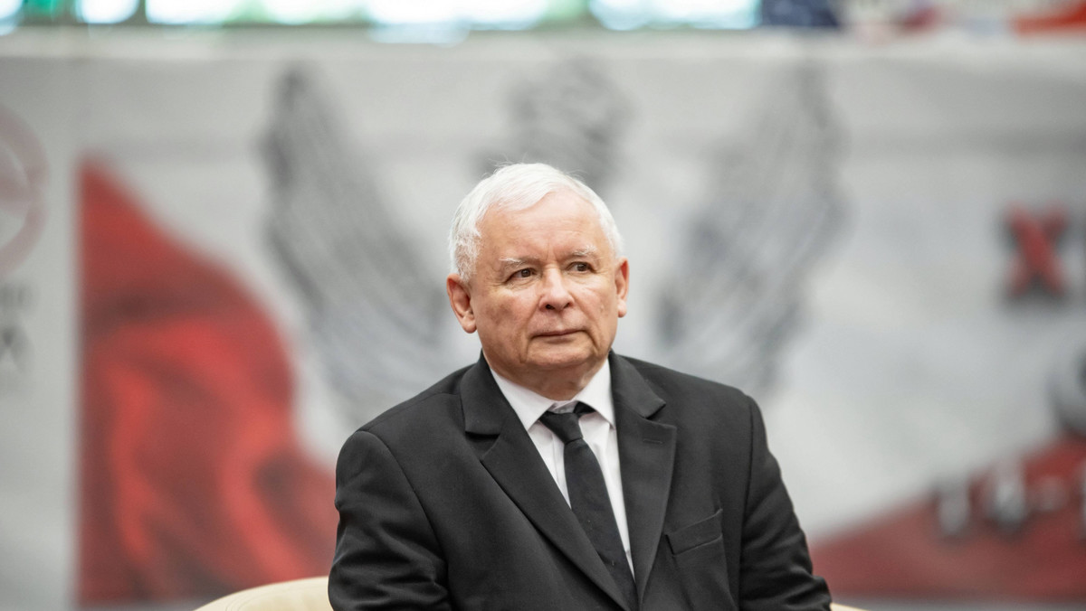 - Wcześniej owoce rozwoju gospodarczego przypadały pewnej części społeczeństwa, my uruchomiliśmy taki proces, żeby całe społeczeństwo na tym korzystało - powiedział wczoraj prezes PiS Jarosław Kaczyński. Dodał, że elementem tego procesu jest m.in. program "Rodzina 500 Plus"