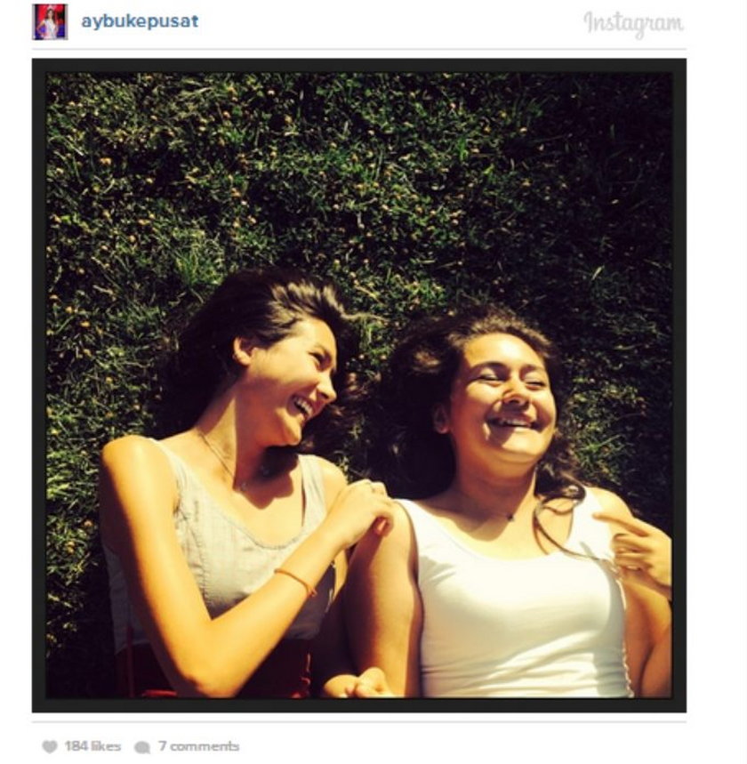Uśmiechnięte Turczynki na Instagramie
