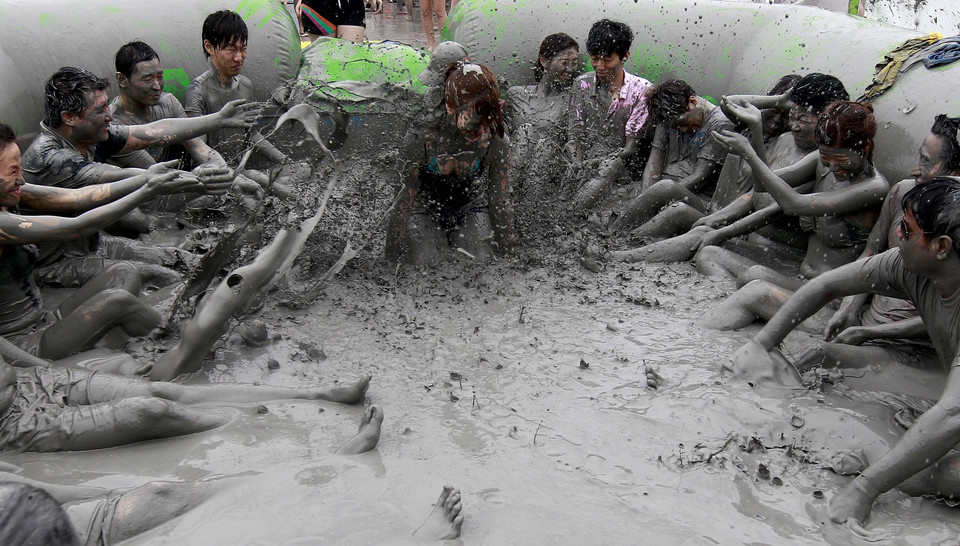 SOUTH KOREA BORYEONG MUD FESTIVAL