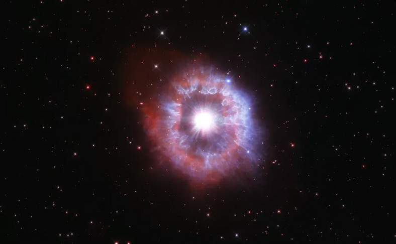 AG Carinae przechwycone przez Kosmiczny Teleskop Hubble'a 