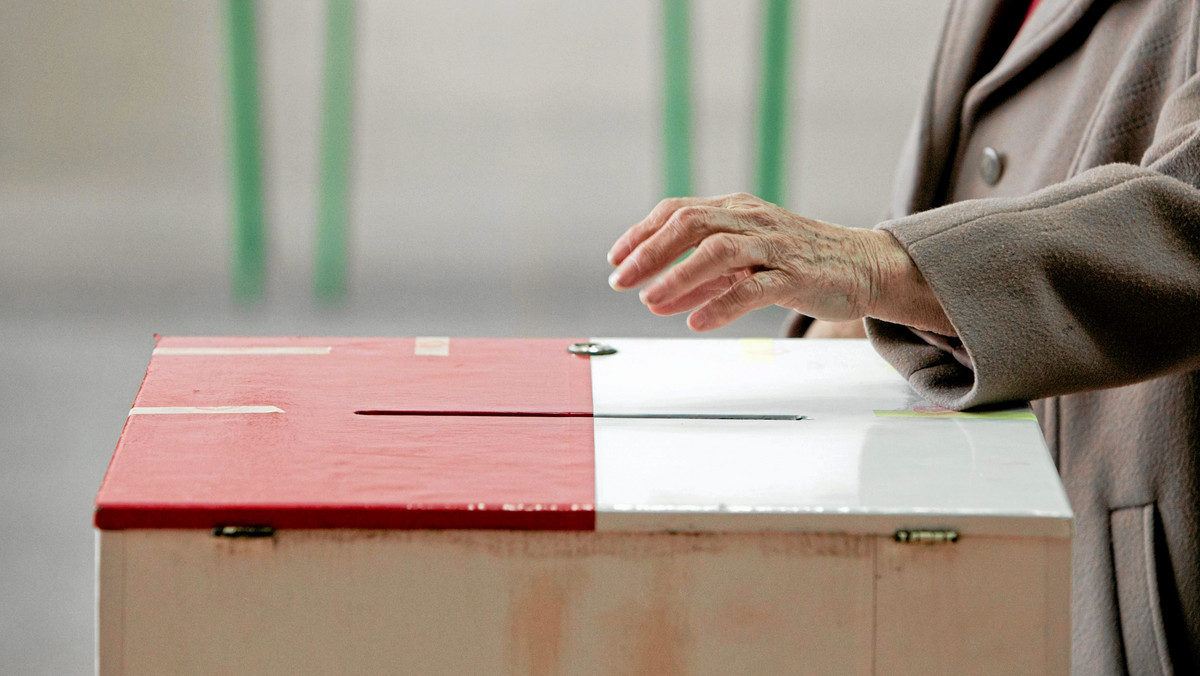 W niedzielę w drugiej turze przedterminowych wyborów na burmistrza Ostródy (warmińsko-mazurskie) zmierzą się dwaj kandydaci: Olgierd Dąbrowski i Czesław Najmowicz. To oni w pierwszej turze wyborów 14 października uzyskali najwięcej głosów.