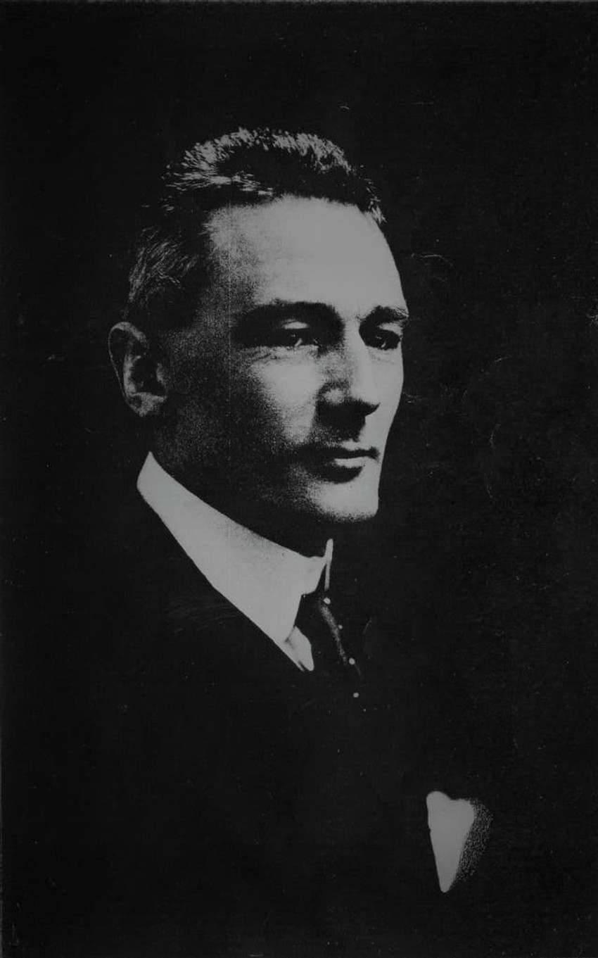 Hju Pakenham Bortvik 