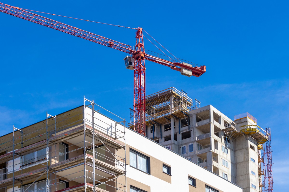 Podwyżka ceny przez dewelopera. Jakie masz prawa jako kupujący?