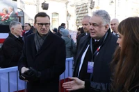 Kaczyński i Morawiecki walczą o prawicowe telewizje. "Danusia umawia wywiady"