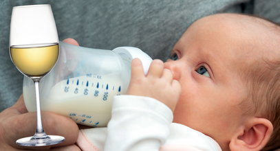 Matka dolała wina do mleka dla dziecka. 4-miesięczny chłopczyk zapadł w śpiączkę