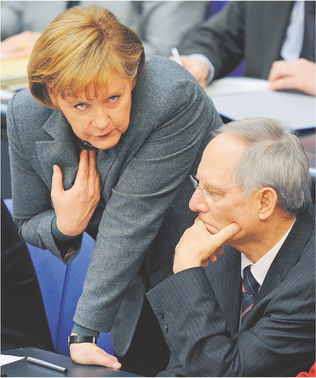 Kanclerz Angela Merkel i minister finansów Wolfgang Schaeuble Fot. dpa/Forum