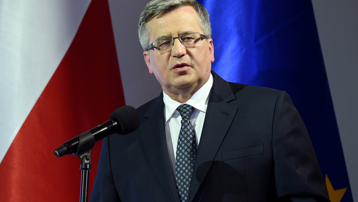 Ubiegający się o reelekcję prezydent Bronisław Komorowski zapowiedział w czwartek w Lublinie, że będzie dążył do wprowadzenia zasady, aby niejasności w przepisach prawa były rozstrzygane na korzyść podatników.