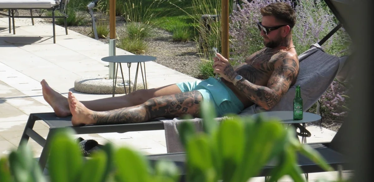 MMA borac se oglasio nakon što je buket ruža stigao u Elitu: "Čisto da izbegnemo nesporazume..."