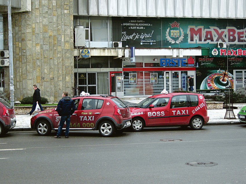 Inspektori tvrde da nemaju ingerencije: Legalni kruševački taksisti