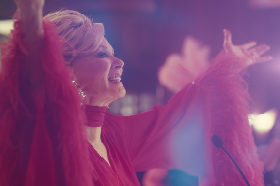 Prvi pogled na novu i poslednju sezonu komedije koja je raspametila svet (VIDEO)