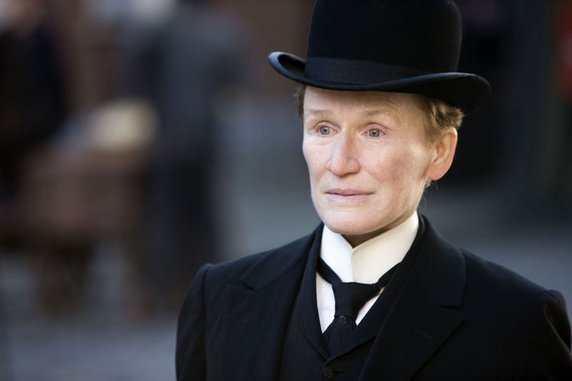 Glenn Close jako Albert Nobbs w filmie "Albert Nobbs" (2011)