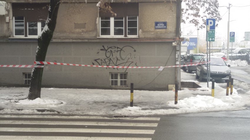 Ograđen prostor oko zgrade na Dorćolu