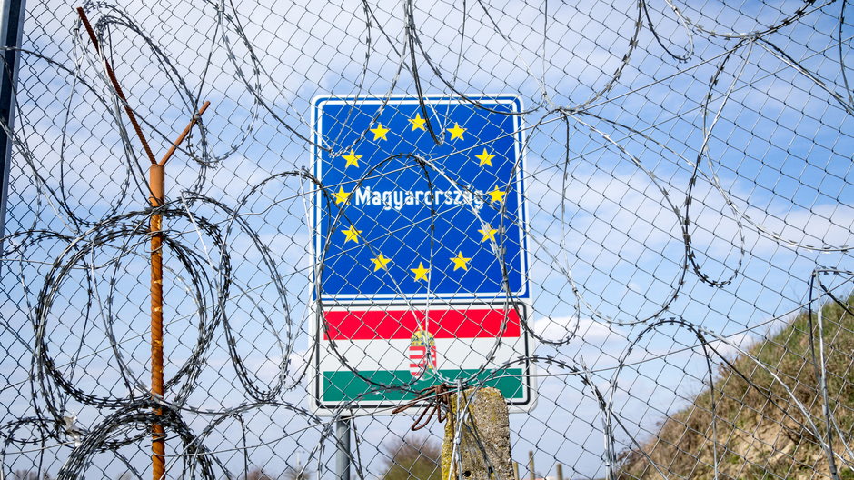 Węgry znoszą kontrolę na granicach z krajami strefy Schengen