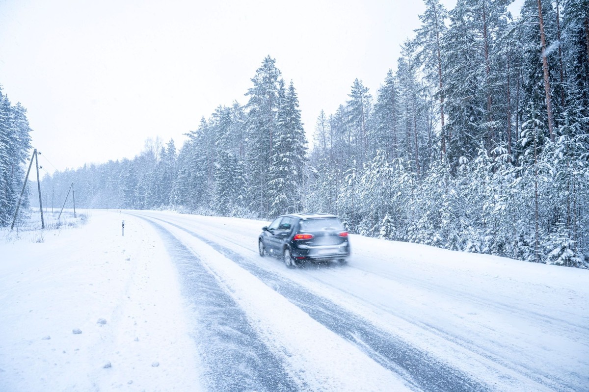 Wracają potężne śnieżyce. Będzie silny mróz i ślizgawica