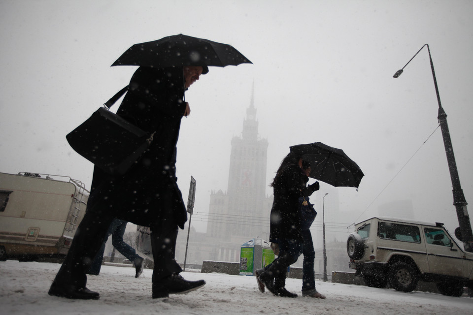Śnieg w Warszawie, fot. PAP/Tomasz Gzell