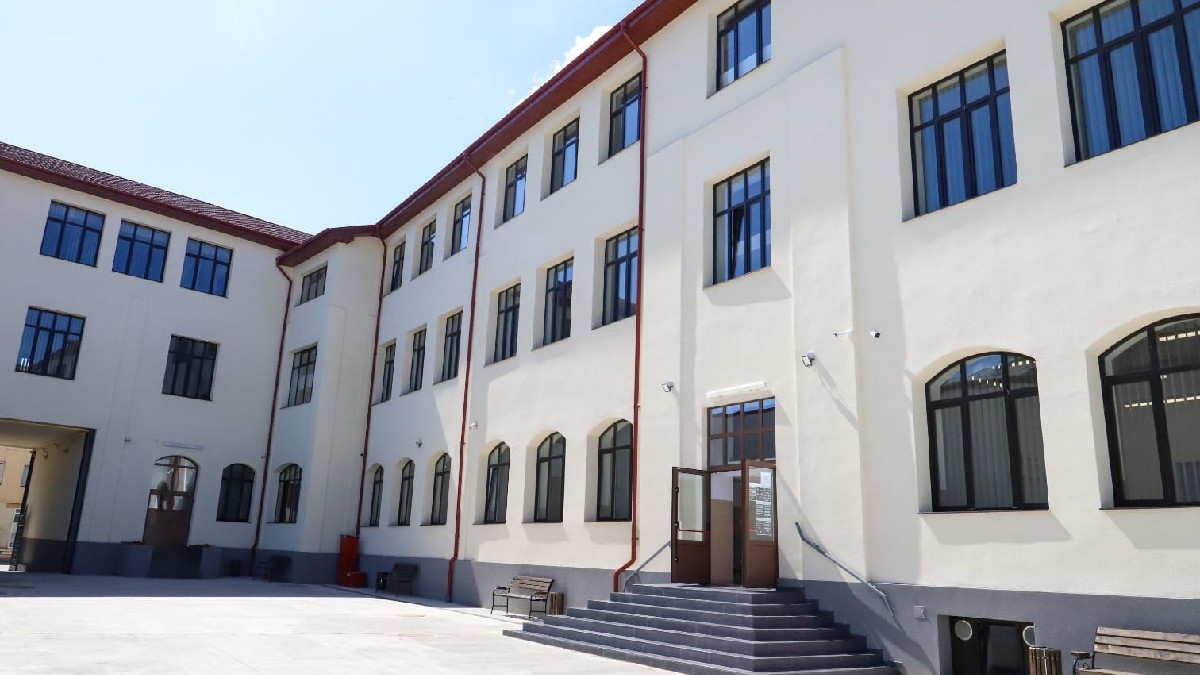 Inspectoratul Școlar Argeș explică cum s-a produs incidentul de la colegiul din Pitești: „S-a petrecut la baie, în pauză”